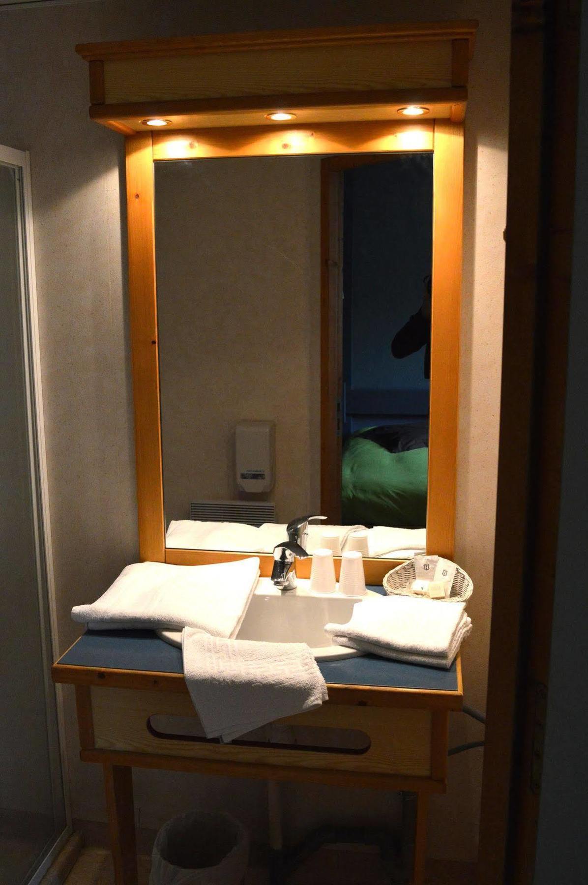 Hotel De La Vallee Ornans Ngoại thất bức ảnh